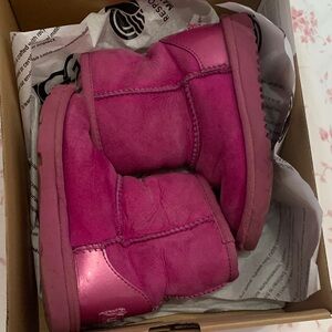 UGG Classic II Shimmer Boots in Pink